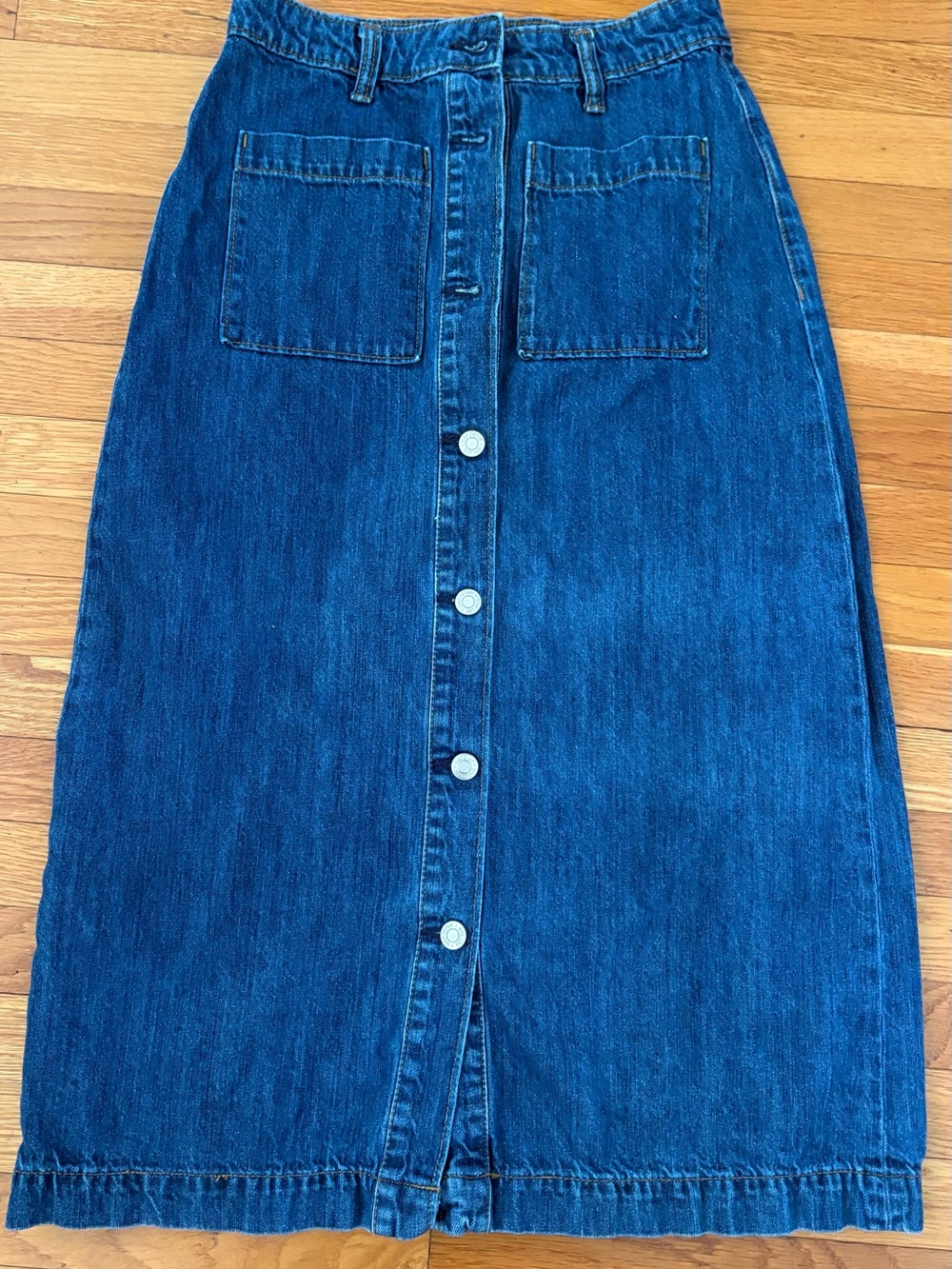 GAP Blue Denim Button-Front A-Line Skirt. Size 2
51826